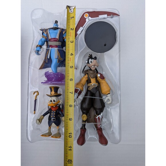 Disney Mirrorverse Genie Scrooge McDuck and Goofy Figures McFarlane Toys Gold - Picture 4 of 4